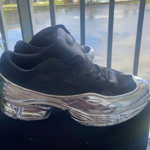 Adidas RAF Simmons size 8  1/2